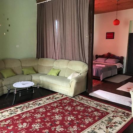 Barsa Apartamento Zestafoni Exterior foto